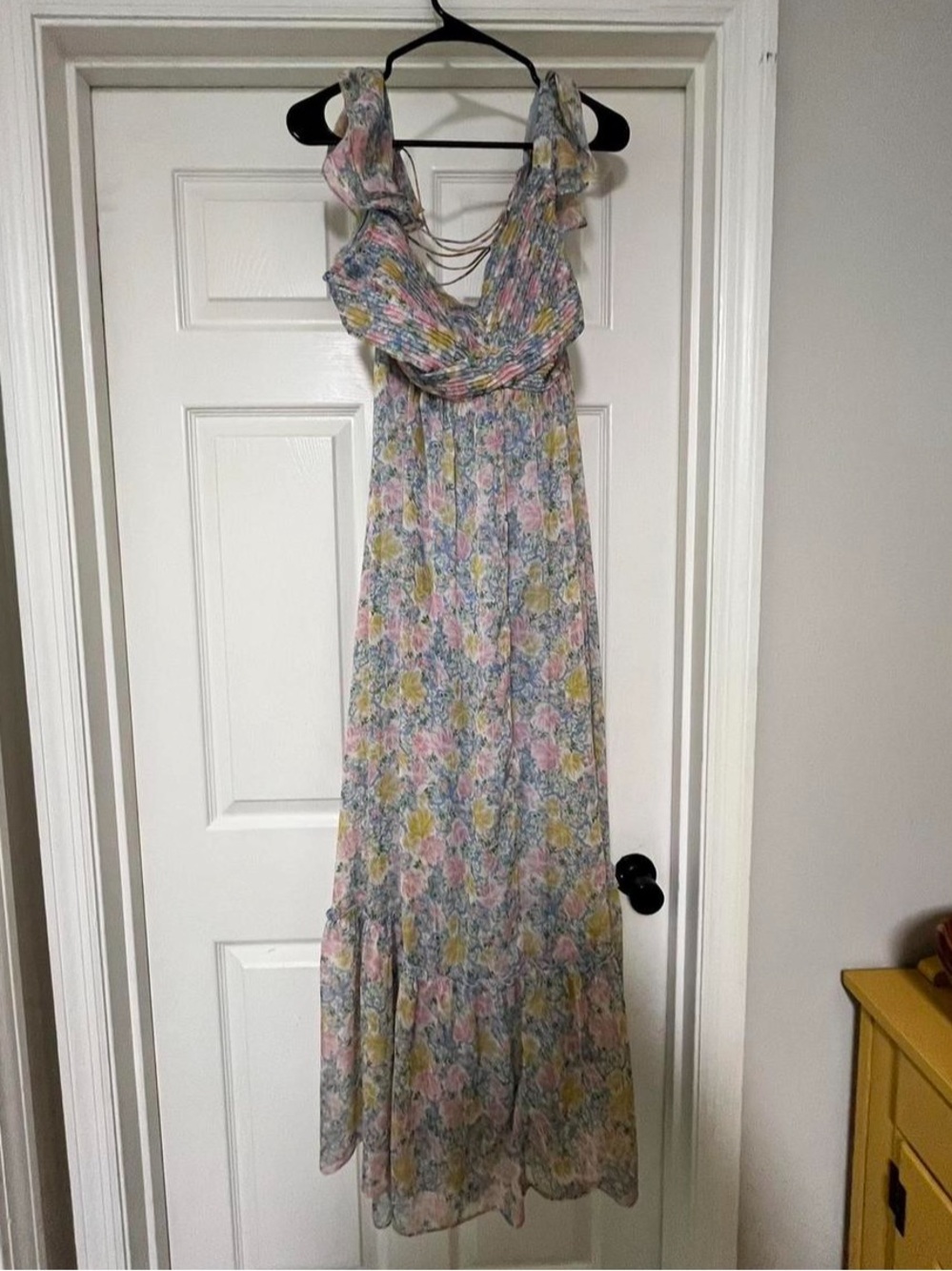 Astr The Label Pastel Floral Maxi Dress in Pink, Yellow & Blue - Picture 5 of 7
